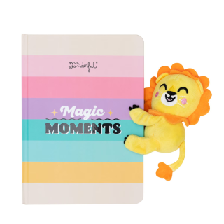 Caderno com peluche e fecho magnético leão A5 - Magic moments